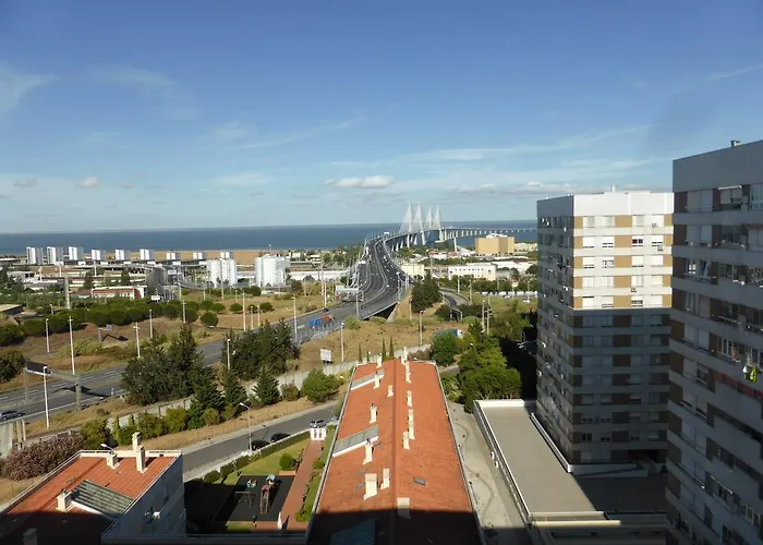 A View To The River Tejo By Sixtyfive Boutique * 리스본